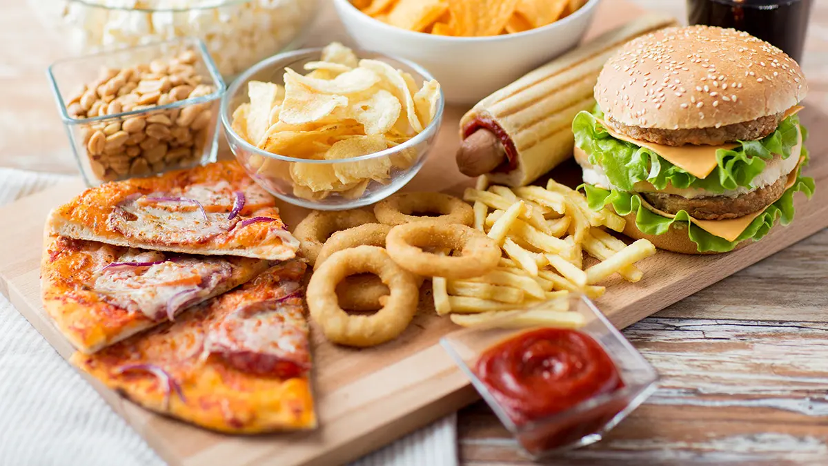 Чем опасно чрезмерное употребление фастфуда