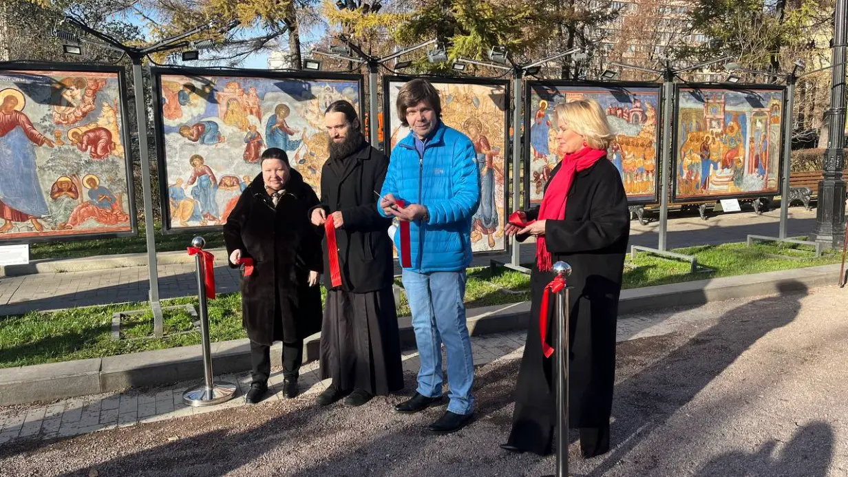 Выставка фресок XVII века открылась на Тверском бульваре