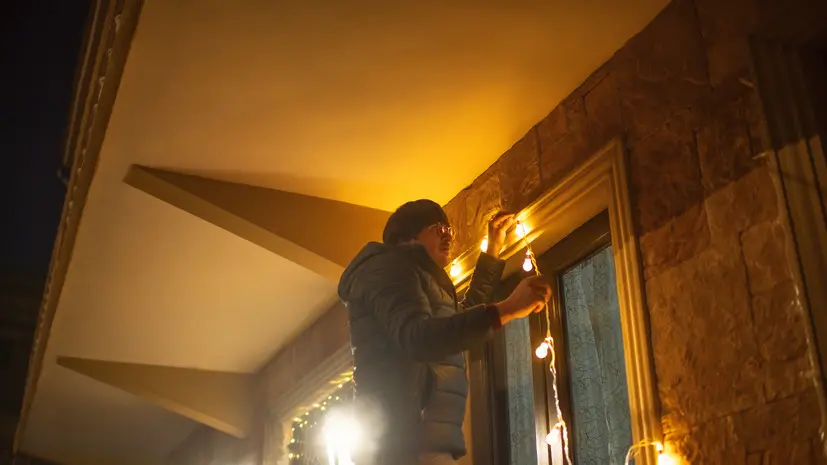 Адвокат Дощенко предупредил о штрафе за неправильную установку гирлянды на окнах