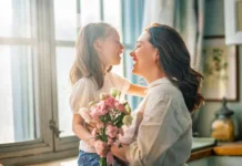 Когда отмечается День матери в 2025 году в России и как связан Борис Ельцин kogda otmechaetsya den materi v 2025 godu v rossii i kak svyazan boris elczin-gazetarf-ru-0