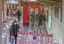 na michurinskom prospekte passazhir moskovskogo metropolitena pojmal vora-gazetarf-ru-0