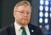 Николай Рыбаков из "Яблока" уверен в победе своей партии и готов к судебным баталиям nikolaj rybakov iz yabloka uveren v pobede svoej partii i gotov k sudebnym bataliyam-gazetarf-ru-0