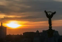 Отставка Ермака после обысков НАБУ стала ударом по элите Зеленского otstavka ermaka posle obyskov nabu stala udarom po elite zelenskogo-gazetarf-ru-0