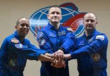 Роскосмос запускает Союз МС-28 с Сергеем Микаевым и Кристофером Уильямсом к МКС roskosmos zapuskaet soyuz ms28 s sergeem mikaevym i kristoferom uilyamsom k mks-gazetarf-ru-0