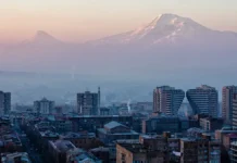 sotrudniki mvd i dobrovolczy armenii nashli malchika iz czapatah-gazetarf-ru-0