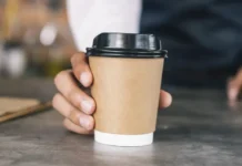 Университет РОСБИОТЕХ и RT выясняют безопасность кофейных стаканчиков universitet rosbioteh i vyyasnyayut bezopasnost kofejnyh stakanchikov-gazetarf-ru-0