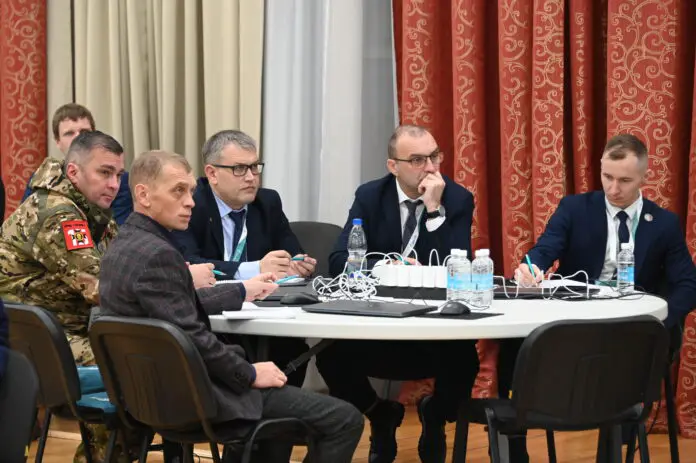 Управленческие кадры Урала под руководством Пересторонина и Паслера меняют будущее Свердловской области-0