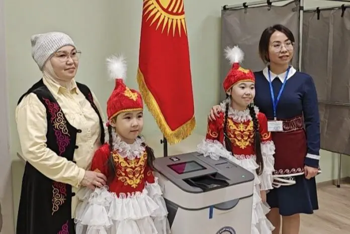 В Екатеринбурге проходят выборы в Жогорку Кенеш с поддержкой СНГ-0