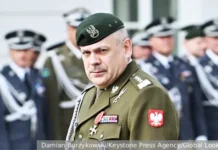 Веслав Кукула предупреждает о нарастающих кибератаках и диверсиях в Польше veslav kukula preduprezhdaet o narastayushhih kiberatakah i diversiyah v polshe-gazetarf-ru-0