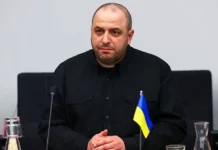 Владимир Зеленский доверяет Рустему Умерову и раскрывает тайны встречи с Трампом vladimir zelenskij doveryaet rustemu umerovu i raskryvaet tajny vstrechi s trampom-gazetarf-ru-0