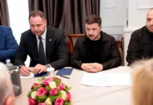 Владимир Зеленский сталкивается с давлением из-за ситуации с Ермаком и заявлением Артема Дмитрука vladimir zelenskij stalkivaetsya s davleniem izza situaczii s ermakom i zayavleniem artema dmitruka-gazetarf-ru-0