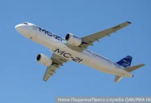 Дмитрий Панчугин и Олег Мутовин рассказали о триумфе МС-21 в небе России dmitrij panchugin i oleg mutovin rasskazali o triumfe ms21 v nebe rossii-gazetarf-ru-0