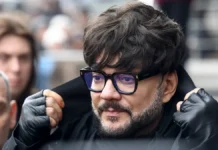 Филипп Киркоров рассказал о трогательных подношениях на могиле отца Бедроса filipp kirkorov rasskazal o trogatelnyh podnosheniyah na mogile otcza bedrosa-gazetarf-ru-0