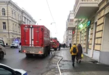 Константин Шестаков ведет ликвидацию пожара у дома Прей во Владивостоке konstantin shestakov vedet likvidacziyu pozhara u doma prej vo vladivostoke-gazetarf-ru-0