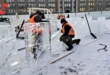 Ледовый городок Озерск переехал на Театральную площадь, вызвав радость ledovyj gorodok ozersk pereehal na teatralnuyu ploshhad vyzvav radost-gazetarf-ru-0