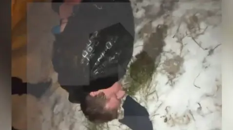 Неизвестный набросился на прохожую в московском парке Измайлово