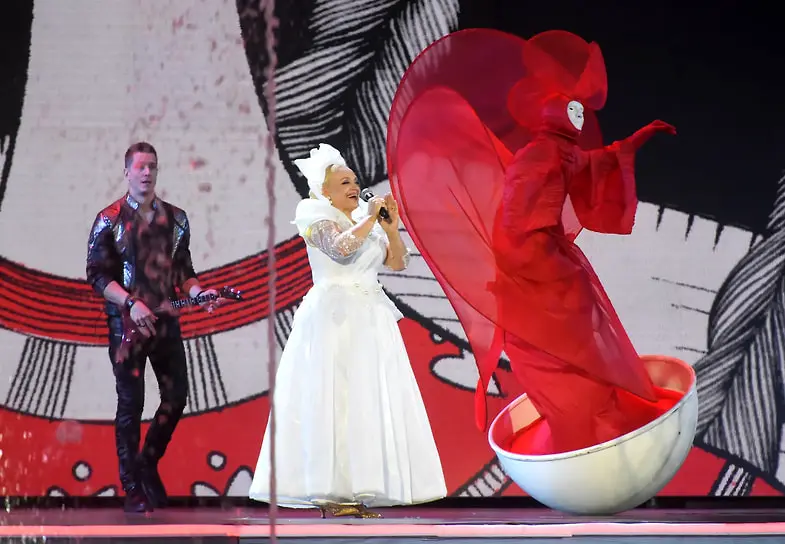 Надежда Кадышева на празднике выпускников «Алые паруса», 2025