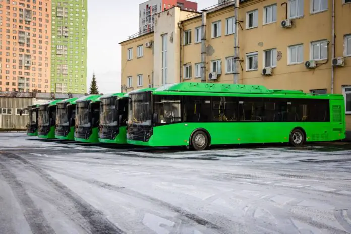 Владимир Путин одобрил обновление транспорта в Екатеринбурге и области-0