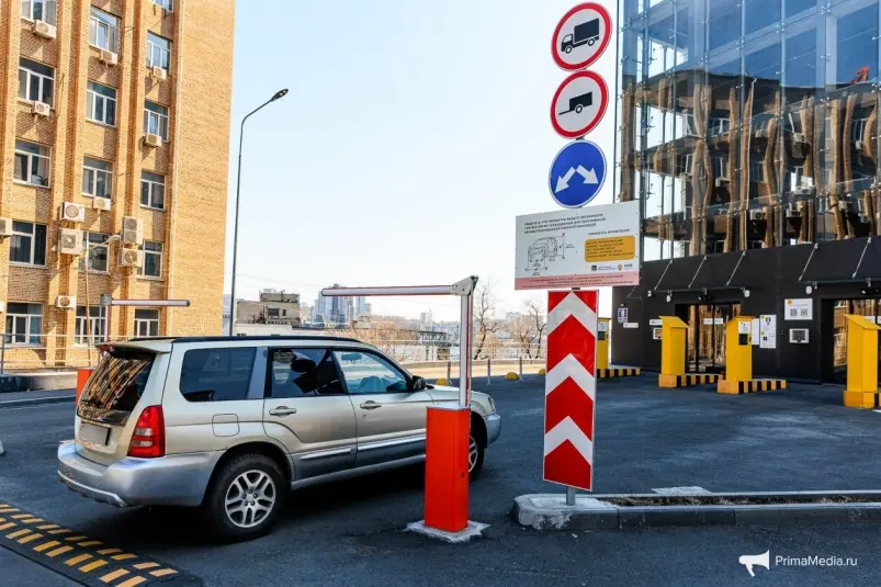 Многоуровневая парковка на Верхнепортовой во Владивостоке ИА PrimaMedia