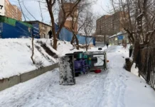 Во Владивостоке произошло ДТП с снегоуборочным трактором Komatsu vo vladivostoke proizoshlo dtp s snegouborochnym traktorom -gazetarf-ru-0