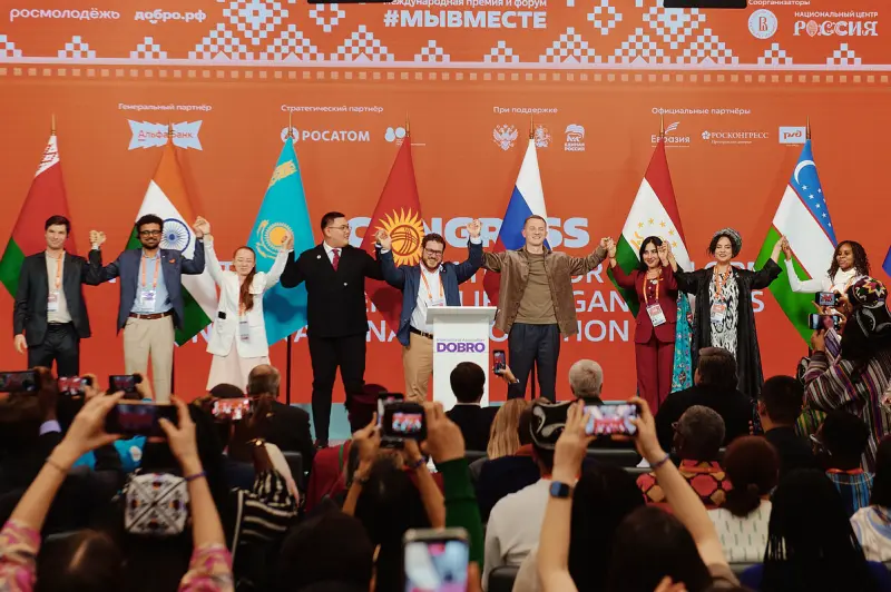 Вручение наград волонтерам-героям прошло на форуме «Мы вместе» с участием Владимира Путина и организации DOBRO-0