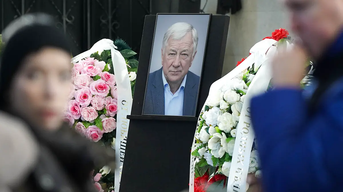 Прощание с экс-главным тренером сборной РФ по футболу Игнатьевым проходит в Москве