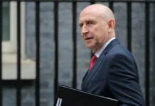 Джон Хили озвучил цель поимки Владимира Путина в громком заявлении Лондона dzhon hili ozvuchil czel poimki vladimira putina v gromkom zayavlenii londona-gazetarf-ru-0