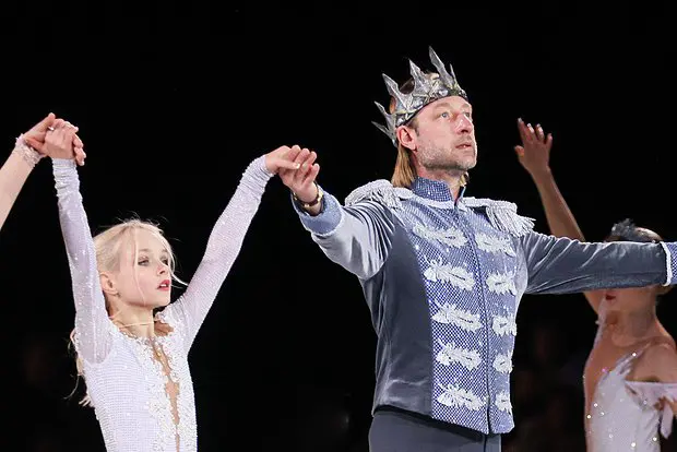 Фигуристы: Елена Костылева и Евгений Плющенко