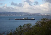 Евросоюз обновляет санкции и бьет по нефти Urals новыми ценами evrosoyuz obnovlyaet sankczii i bet po nefti novymi czenami-gazetarf-ru-0