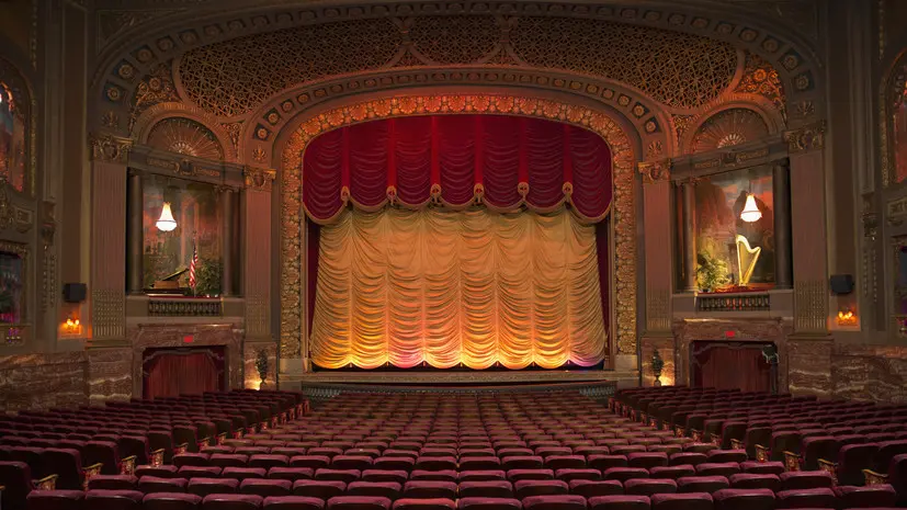 Специалист Музалевский: активизировались мошенники, приглашающие на свидание в театр