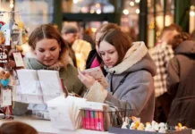 Москва отметила праздники с Дедом Морозом и Зимой moskva otmetila prazdniki s dedom morozom i zimoj-gazetarf-ru-0