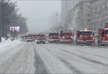 Тягачи ЦОДД и спецтехника КамАЗ помогают грузовикам на МКАД этой зимой tyagachi czodd i specztehnika kamaz pomogayut gruzovikam na mkad etoj zimoj-gazetarf-ru-0