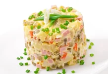 В Госдуме обсудили школьное меню на праздник с оливье и заливным v gosdume obsudili shkolnoe menyu na prazdnik s olive i zalivnym-gazetarf-ru-0