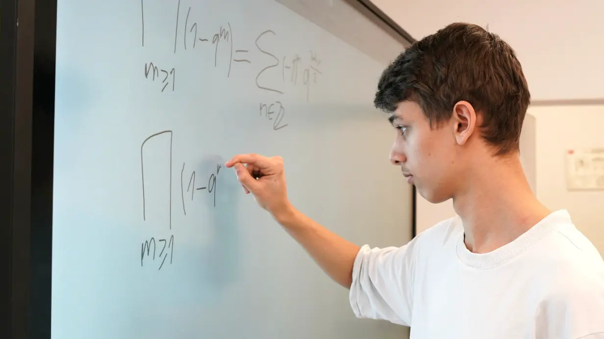 Столичные старшеклассники победили на престижном международном турнире по математике