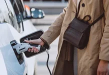 Гибриды Voyah, Geely и Evolute активно захватывают авторынок России gibridy i aktivno zahvatyvayut avtorynok rossii-gazetarf-ru-0