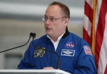 NASA расследует загадку Майка Финка на МКС, Crew Dragon оптимистичен rassleduet zagadku majka finka na mks optimistichen-gazetarf-ru-0