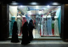 Жизнь женщин в Саудовской Аравии: абайя, махрам и перемены zhizn zhenshhin v saudovskoj aravii abajya mahram i peremeny-gazetarf-ru-0