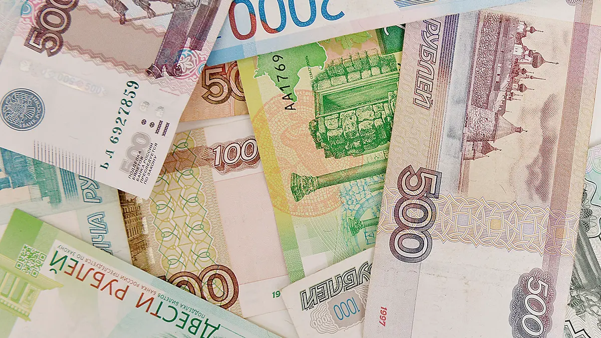 Каждый седьмой житель России держит все свои накопления в наличных