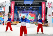 Екатерина Клинкова об успехе школьников в Артеке ekaterina klinkova ob uspehe shkolnikov v arteke-gazetarf-ru-0