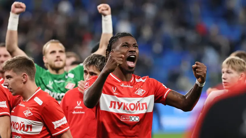 «Начнут брать с них пример»: «Зениту» грозят санкции за то, что фанаты клуба забросали бутылками игроков «Спартака»