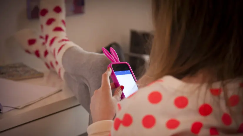 Педагог Цветкова: смартфон ребёнку лучше покупать после 11 лет