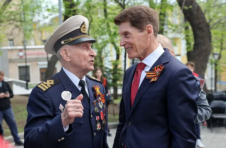 Николай Москаленко и Олег Кожемяко пресс-служба правительства Приморского края