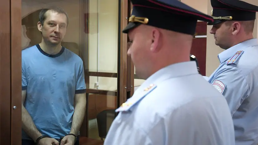 «Даже в штурмовиках места не находится»: начался процесс по иску экс-полковника Захарченко к Минобороны