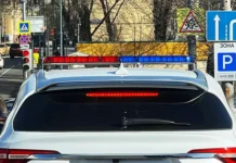 В Кургане вандал повредил BMW и Range Rover, дело в полиции v kurgane vandal povredil i delo v policzii-gazetarf-ru-0