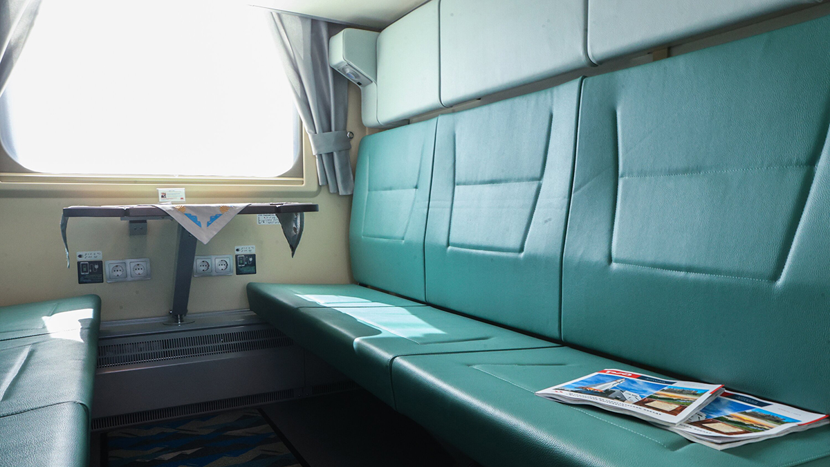 Мужчину, домогавшегося школьницы в купе поезда, задержали в Твери