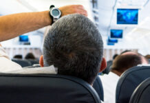 За дебош в самолете пассажир может получить длительный тюремный срок 2e79f246-9d4e-4e34-8413-a48cd3e5465a-67a4e0a7