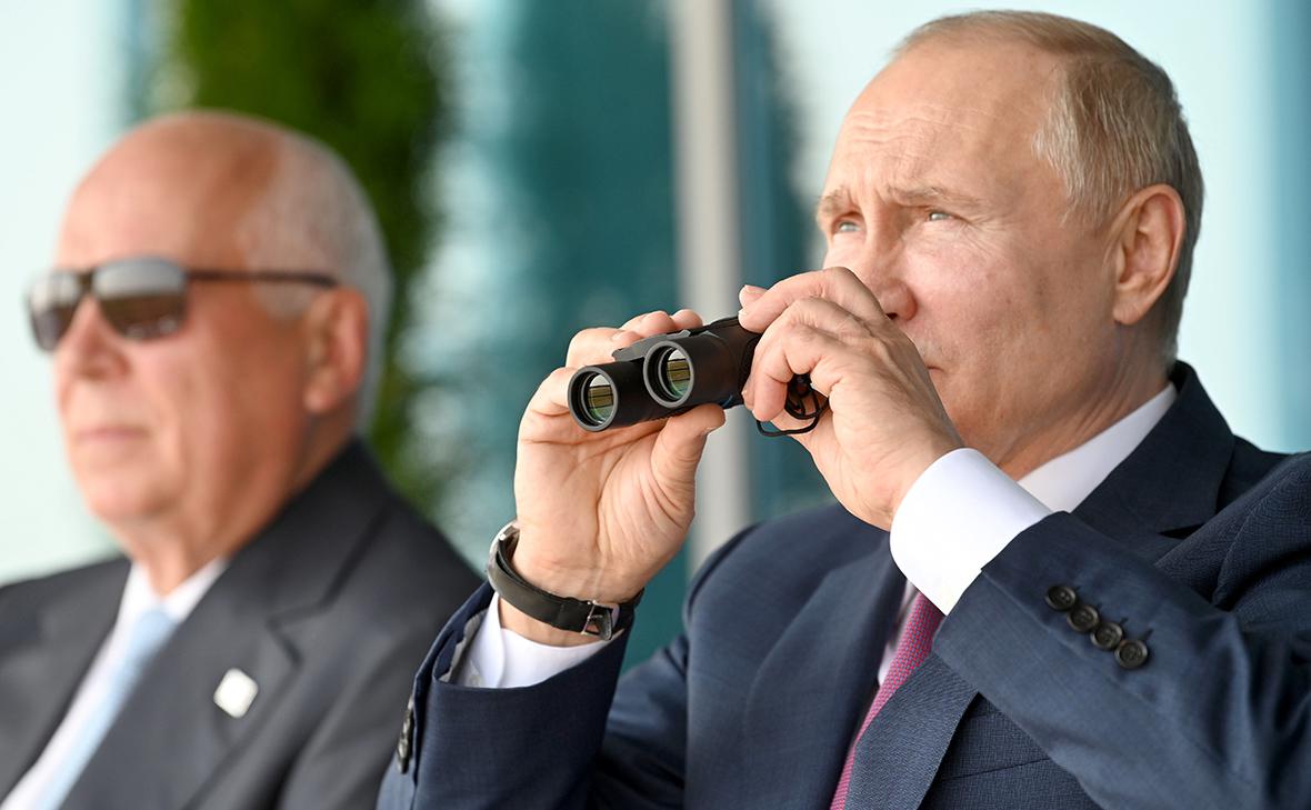 Сергей Чемезов и Владимир Путин (Алексей Никольский / ТАСС)