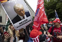 Суд прекратил дело против Трампа о штурме Капитолия