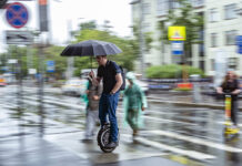 Новые правила для электротранспорта: моноколеса могут ограничить тротуарами b437d8b9-0d10-42a8-aa65-a44432eb7b79-67afc555