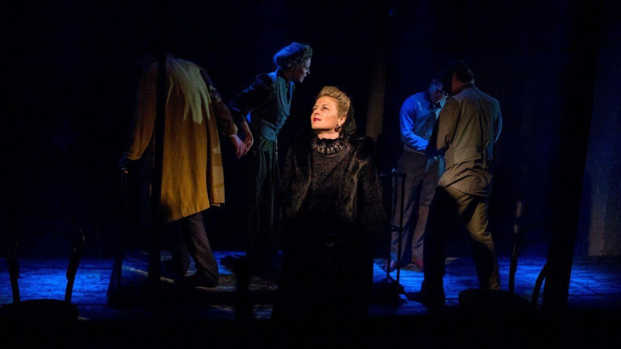 Театр «Мост» покажет спектакль о Достоевском и его жене